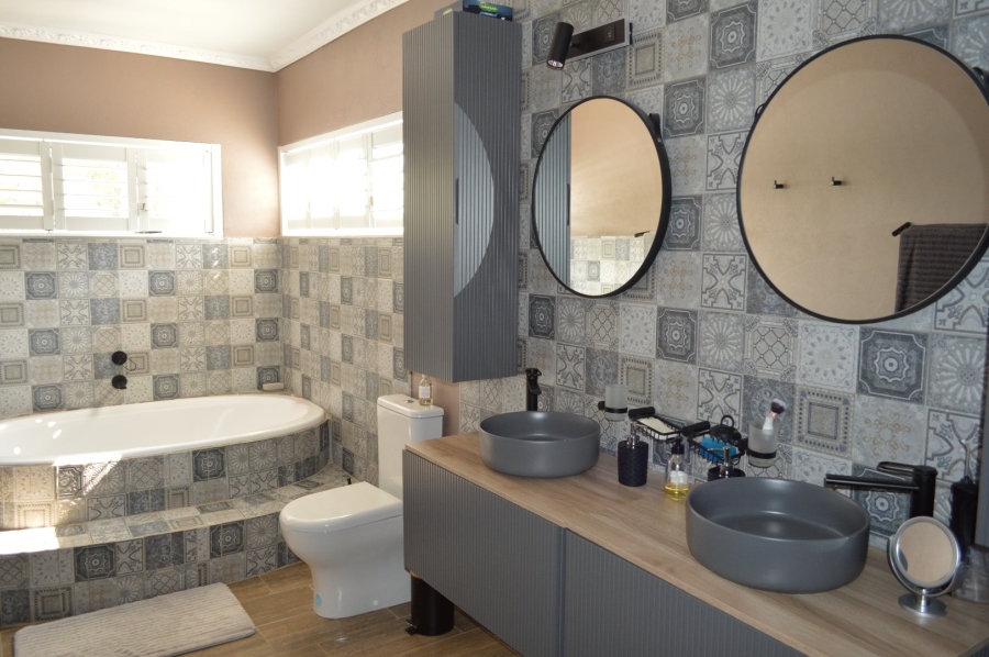 4 Bedroom Property for Sale in Wilkoppies North West